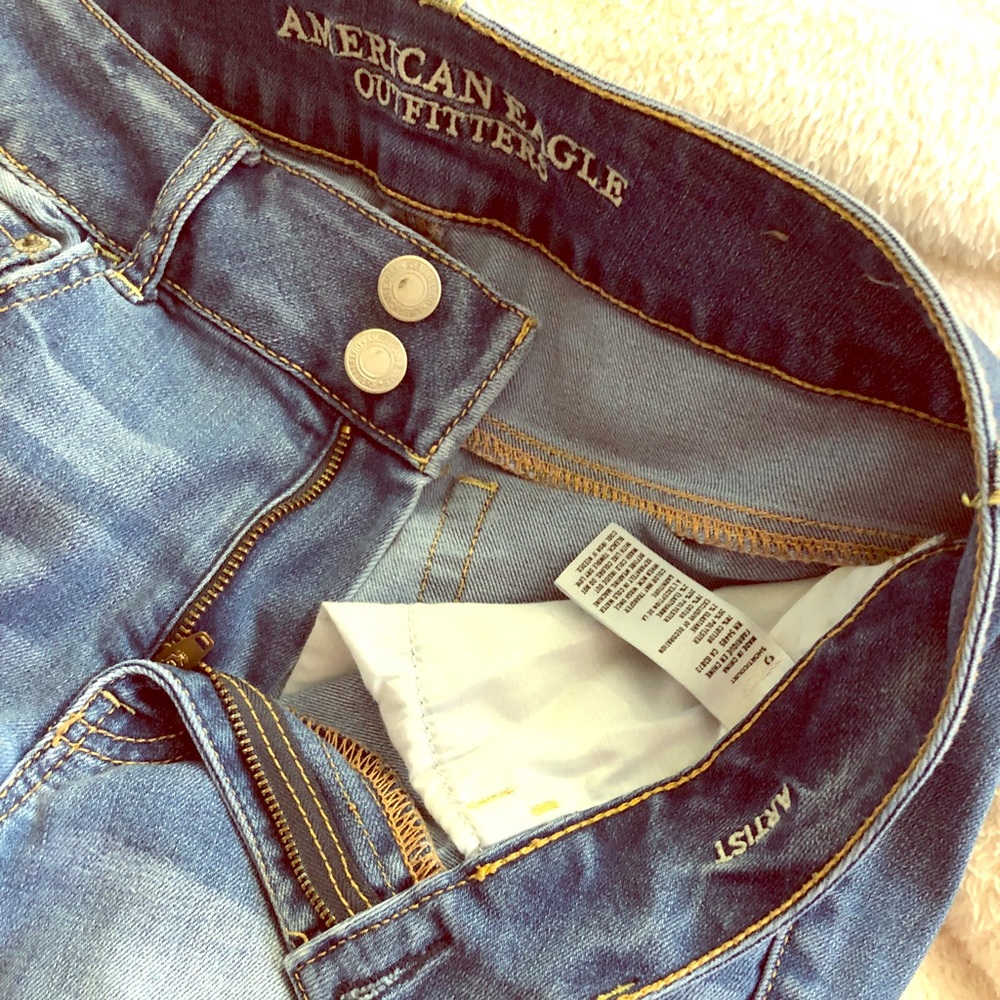 AE Worn Jeans Short